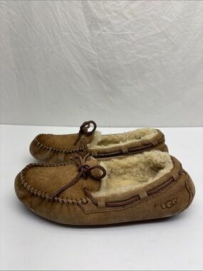 UGG Brown  Suede Moccasin Slippers with Shearling, SZ 7, box 38